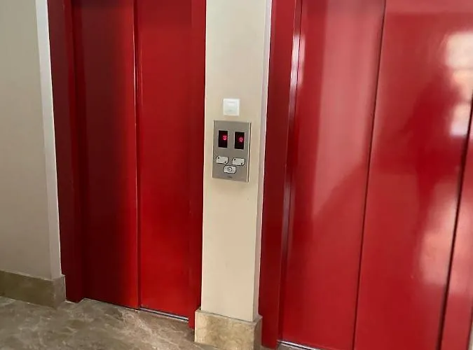 Precioso Exterior En Centro.